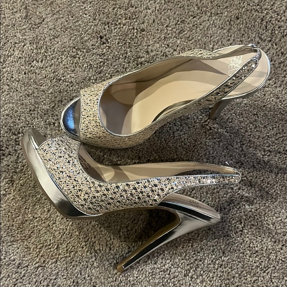 Shoes - Elegant Silver Peep-Toe Heels